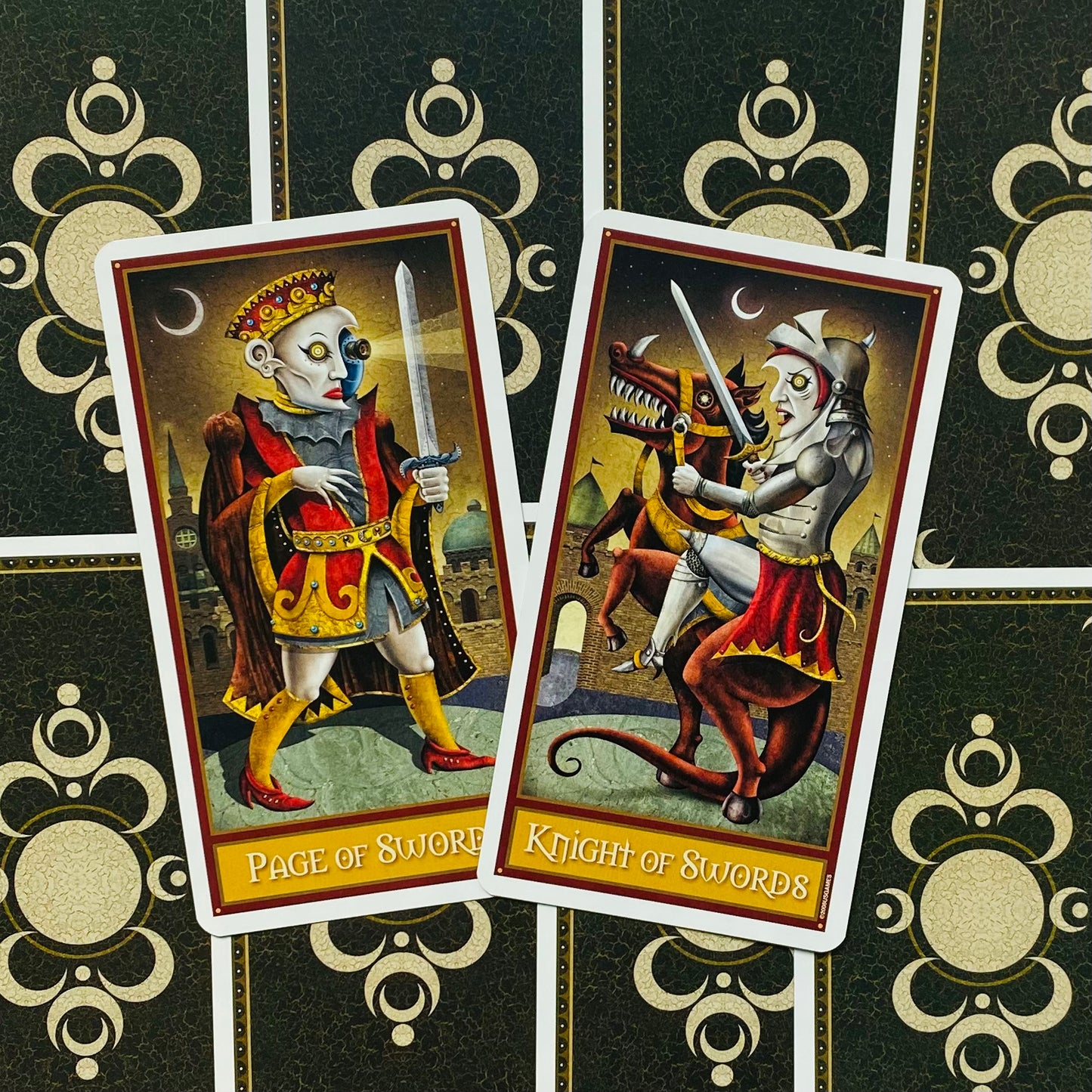 Deviant Moon Tarot cards - Tarot Cards Deck