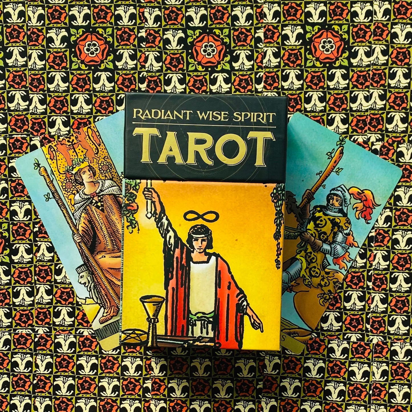 Radiant Wise Spirit Tarot Cards - Tarot Cards Deck