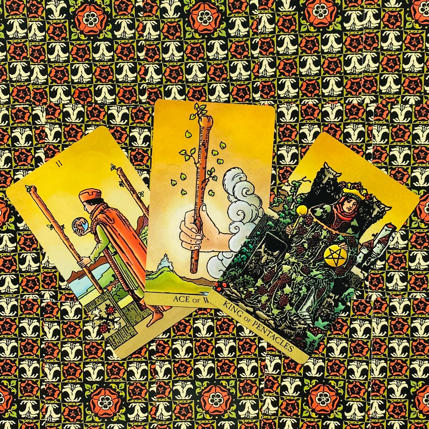 Radiant Wise Spirit Tarot Cards - Tarot Cards Deck