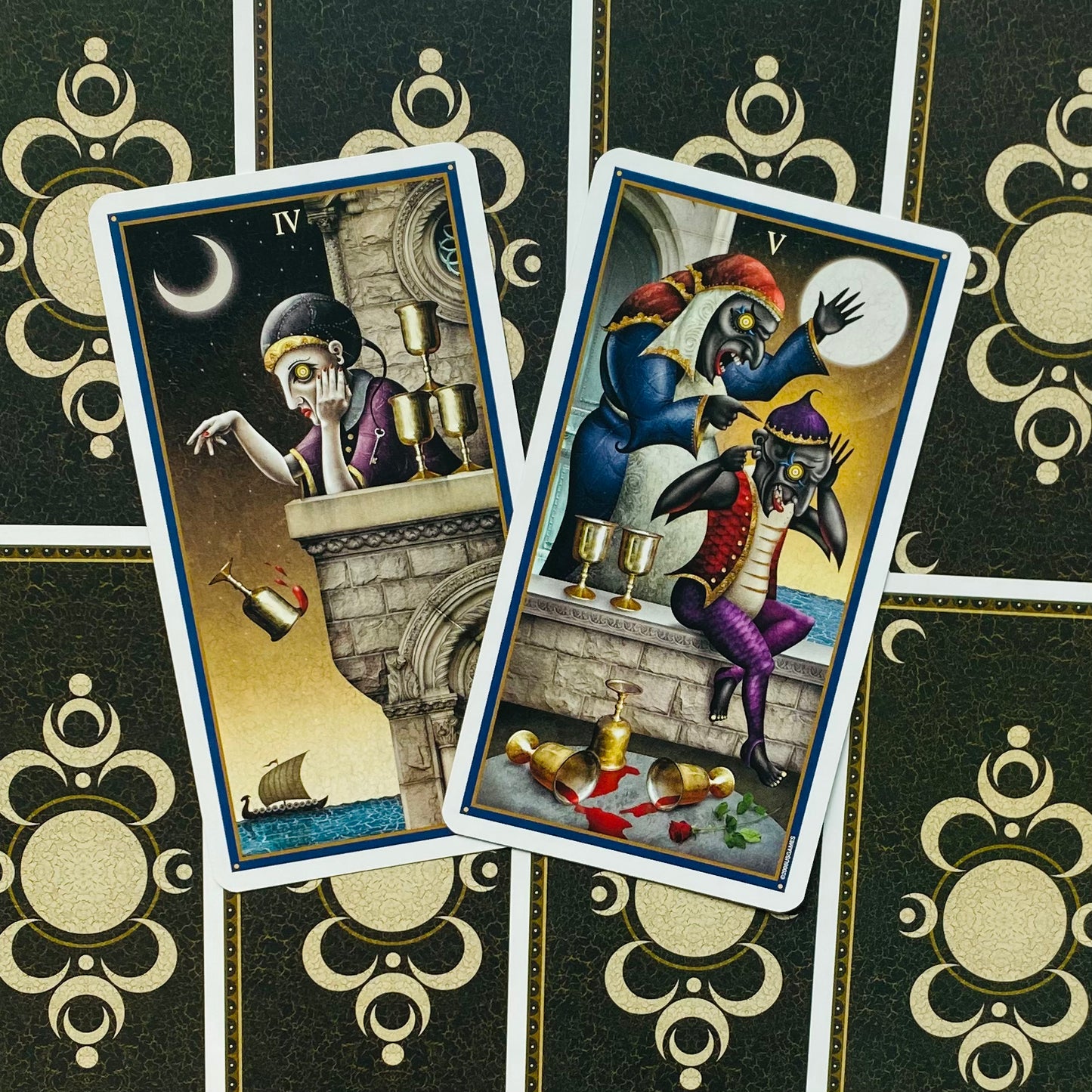 Deviant Moon Tarot cards - Tarot Cards Deck